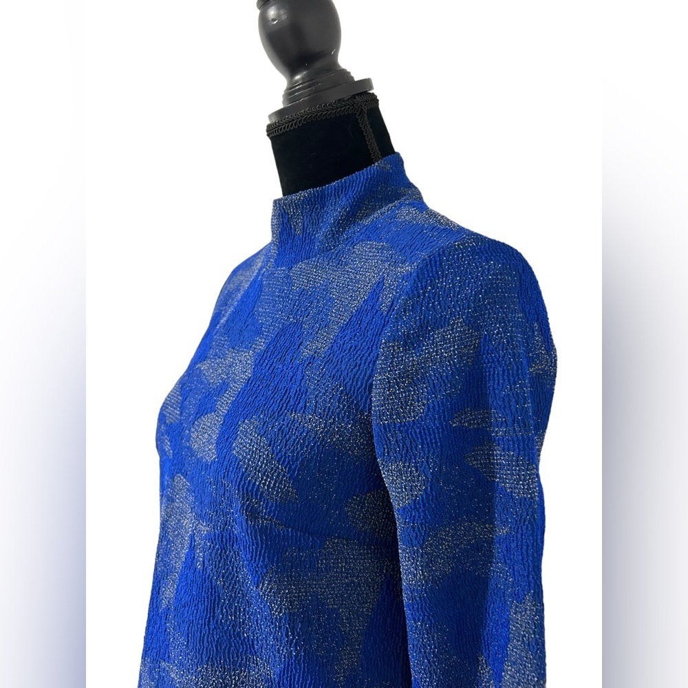 Hunter Bell Dress | Blue textured long sleeve dress | blue vintage style dress - Picture 3 of 10